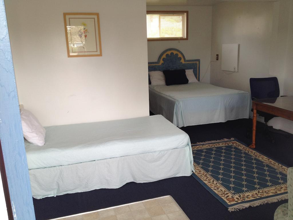 Ocean Avenue Inn Westport Room photo