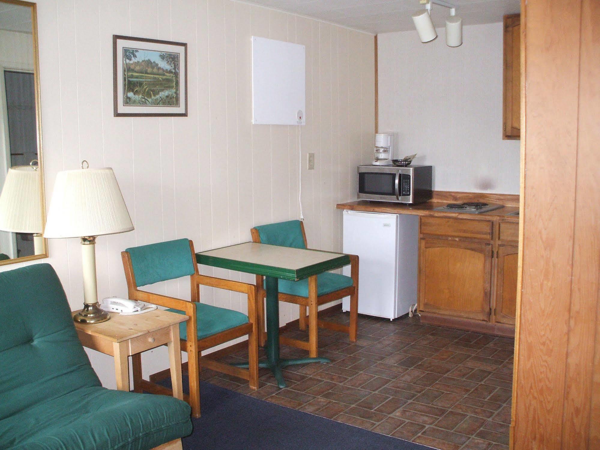 Ocean Avenue Inn Westport Exterior photo